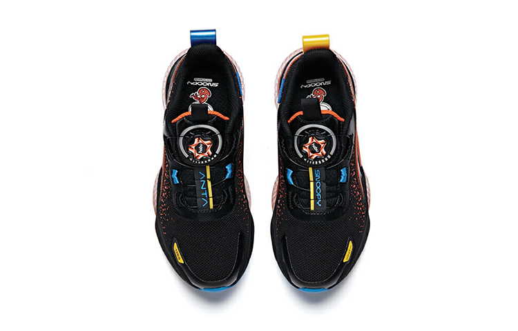 Lookbook (JR) アンタ スヌーピー クッション ランニングシューズ 黒/オレンジ/青 31935569R-2