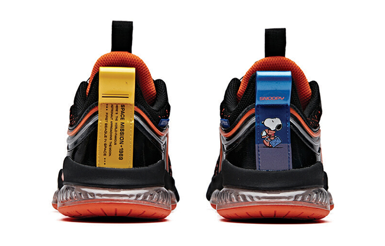 Shop (JR) アンタ スヌーピー クッション ランニングシューズ 黒/オレンジ/青 31935569R-2