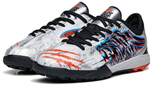 大童 Anta安踏 防滑耐磨足球鞋 銀黑 Lookbook 大童 Anta安踏 防滑耐磨足球鞋 銀黑