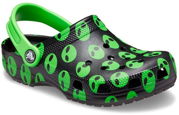 (JR) Kasut Crocs Classic Easy Icon 'Hitam Hijau' 207599-001 Lookbook (JR) Kasut Crocs Classic Easy Icon 'Hitam Hijau' 207599-001