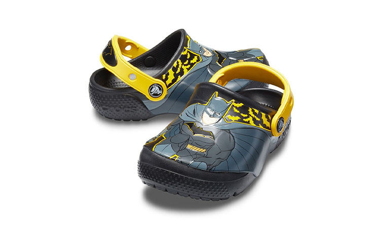 Lookbook (Youth) Crocs Fun Lab Iconic Batman Clogs 'Navy Yellow' 205514-001