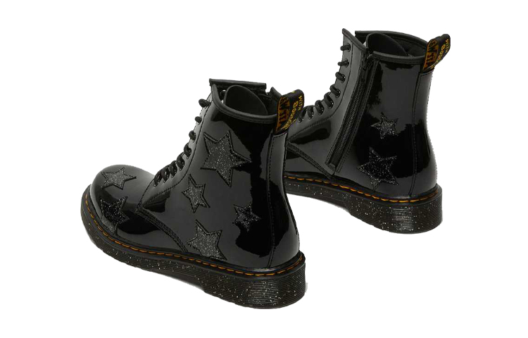 Lookbook 大童 Dr.Martens/馬汀博士 1460 拉鍊亮皮繫帶靴 黑色
