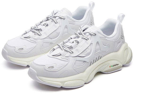 (W) Sepatu Lari FILA RJV Low Putih T12W111107FWT Lookbook (W) Sepatu Lari FILA RJV Low Putih T12W111107FWT