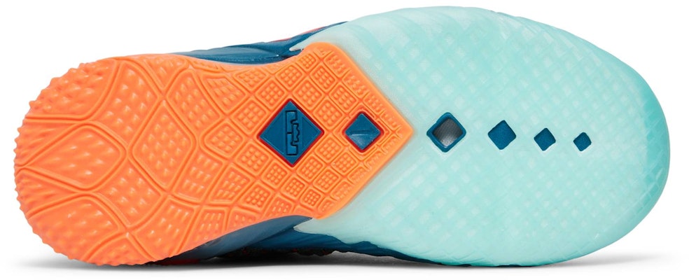 (Youth) LeBron James Family Foundation x Nike LeBron 18 'We Are Family' CW2760-300 Shop (Youth) LeBron James Family Foundation x Nike LeBron 18 'We Are Family' CW2760-300