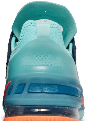 (Youth) LeBron James Family Foundation x Nike LeBron 18 'We Are Family' CW2760-300 Sizing (Youth) LeBron James Family Foundation x Nike LeBron 18 'We Are Family' CW2760-300