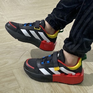 (青少年) LEGO x adidas 科技跑鞋 EL '震撼藍紅' HP5877 Lookbook (青少年) LEGO x adidas 科技跑鞋 EL '震撼藍紅' HP5877