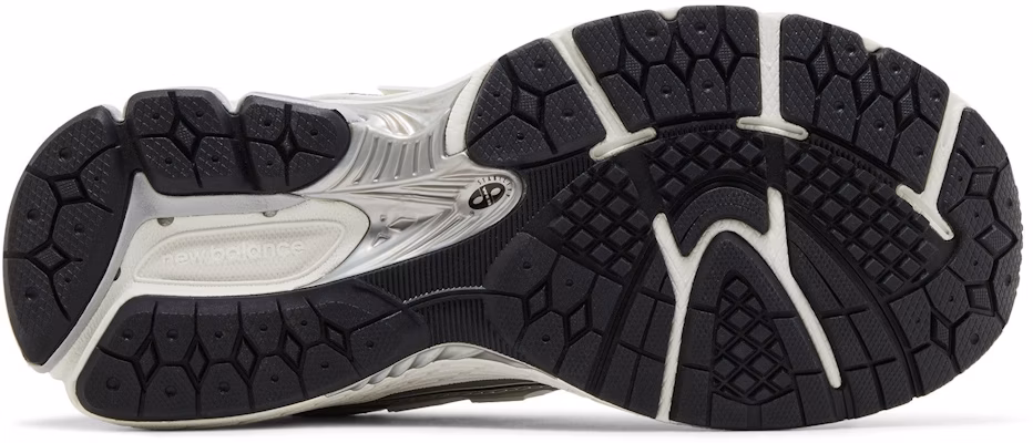 (Youth) New Balance 1906R Big Kid 'Silver Metallic Black' GC1906ER Shop (Youth) New Balance 1906R Big Kid 'Silver Metallic Black' GC1906ER
