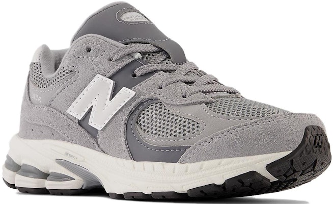 (JR) New Balance 2002R 'Steel Lead' Sepatu Pria PC2002ST Lookbook (JR) New Balance 2002R 'Steel Lead' Sepatu Pria PC2002ST