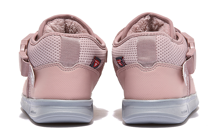 Lookbook (JR) New Balance Caravan Moc 'Pink Gray' kasut slip-on merah jambu dan kelabu. YHMMOCPG