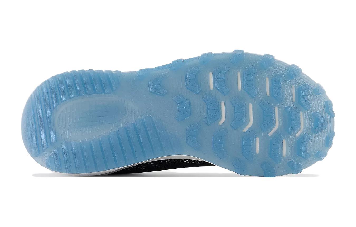 Shop (JR) ニューバランス FuelCell トレーナーv7 TF (黒白) キッズ TY4040K7