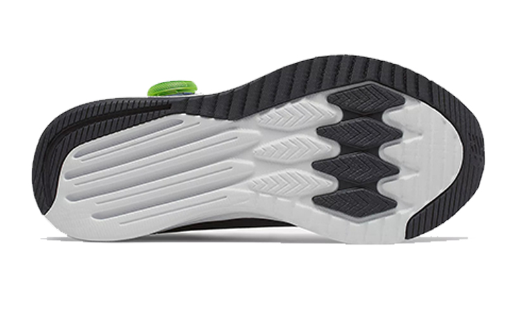 Shop 大童 New Balance FuelCore Reveal v3 透氣耐磨防滑 低筒運動鞋 黑