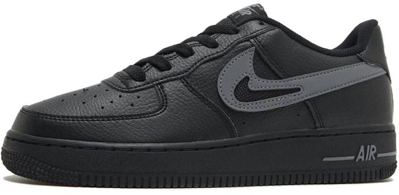 (JR) ナイキ エアフォース1 ''カットアウトスウッシュ - ブラック クールグレー'' FQ2413-001 Buy (JR) ナイキ エアフォース1 ''カットアウトスウッシュ - ブラック クールグレー'' FQ2413-001