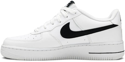 (JR) Nike Air Force 1 'Putih Hitam' CT7724-100 Lookbook (JR) Nike Air Force 1 'Putih Hitam' CT7724-100