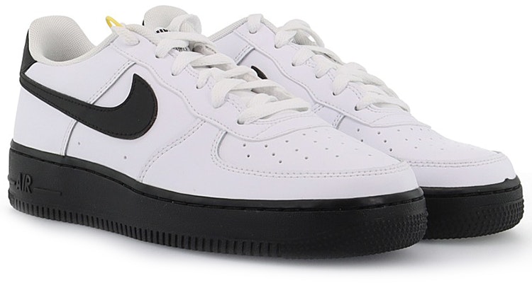 (JR) Nike Air Force 1 'Putih Hitam' CV7663-101 Lookbook (JR) Nike Air Force 1 'Putih Hitam' CV7663-101