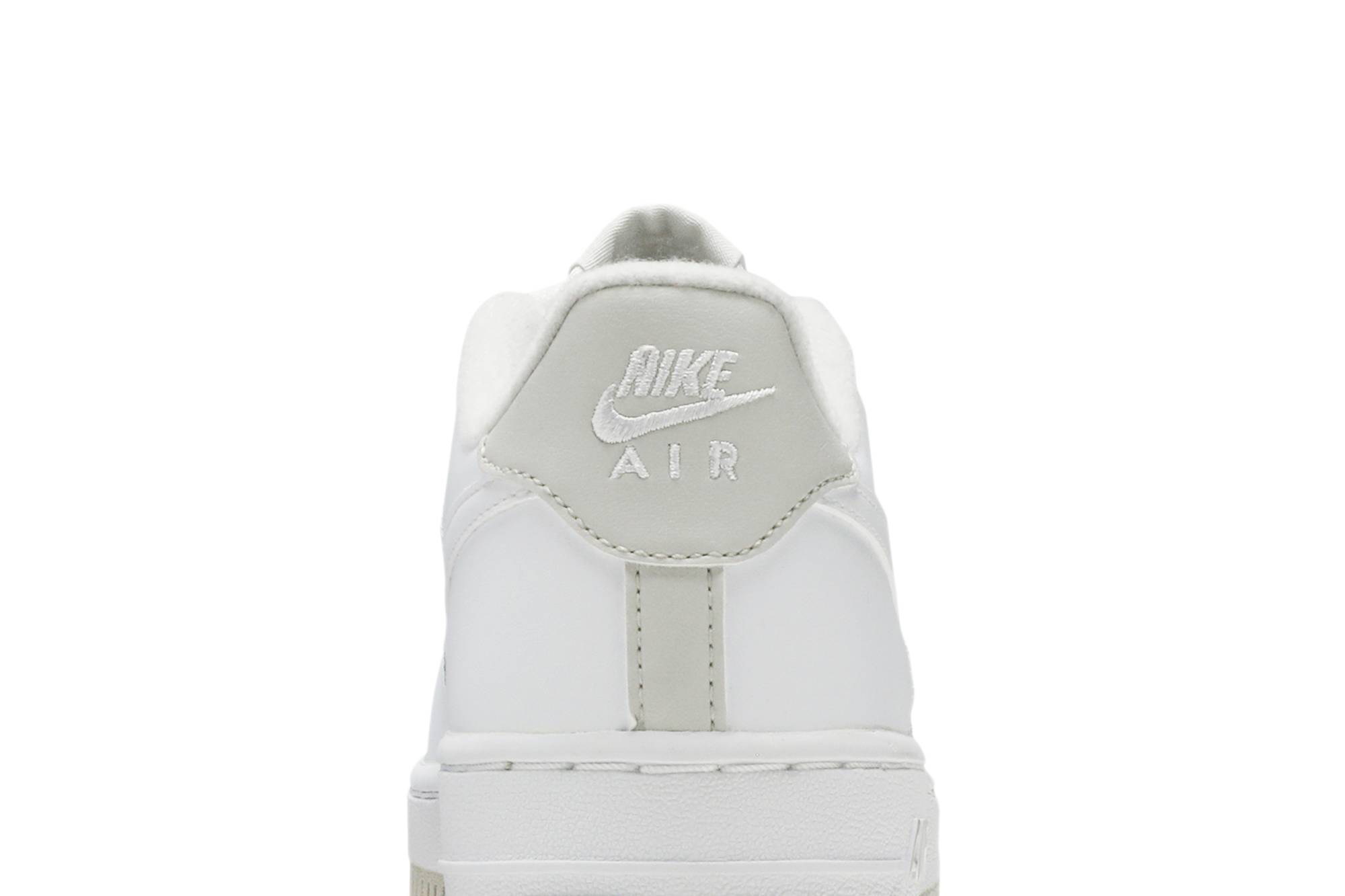 Sizing (JR) 나이키 에어 포스 1 '화이트 라이트 본' CD6915-104