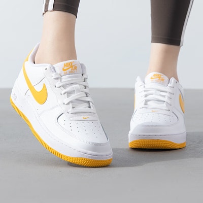 (JR) Nike Air Force 1 'Putih University Gold' FV5948-109 Order (JR) Nike Air Force 1 'Putih University Gold' FV5948-109