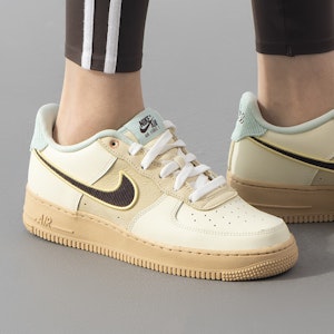(JR) Nike Air Force 1 Low 'Passing Notes Pack' Zapatillas HQ3473-122 Shop (JR) Nike Air Force 1 Low 'Passing Notes Pack' Zapatillas HQ3473-122
