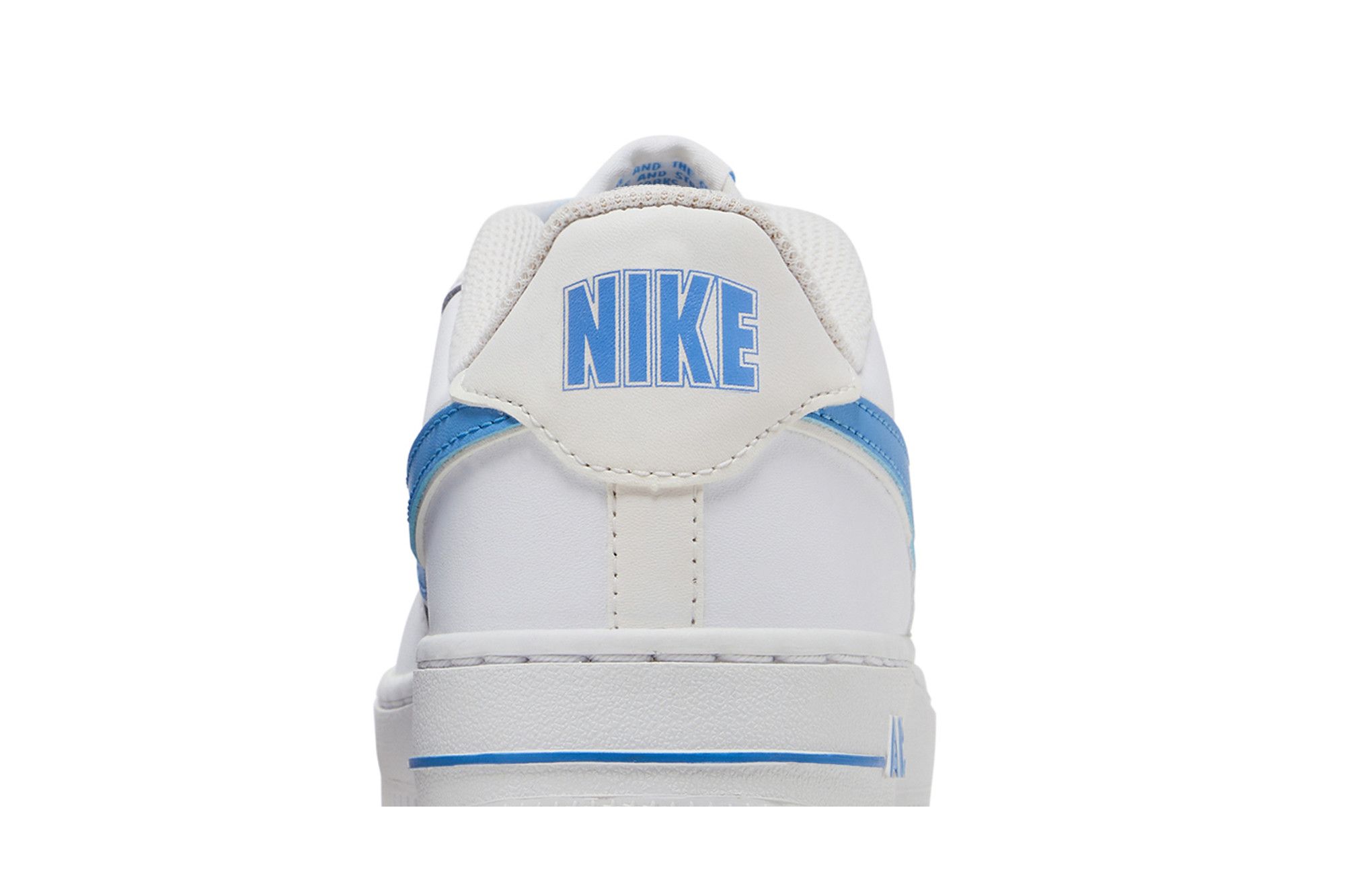 Sizing (JR) ナイキ エアフォース1 ロー "ユニバーシティブルー" AV6252-102