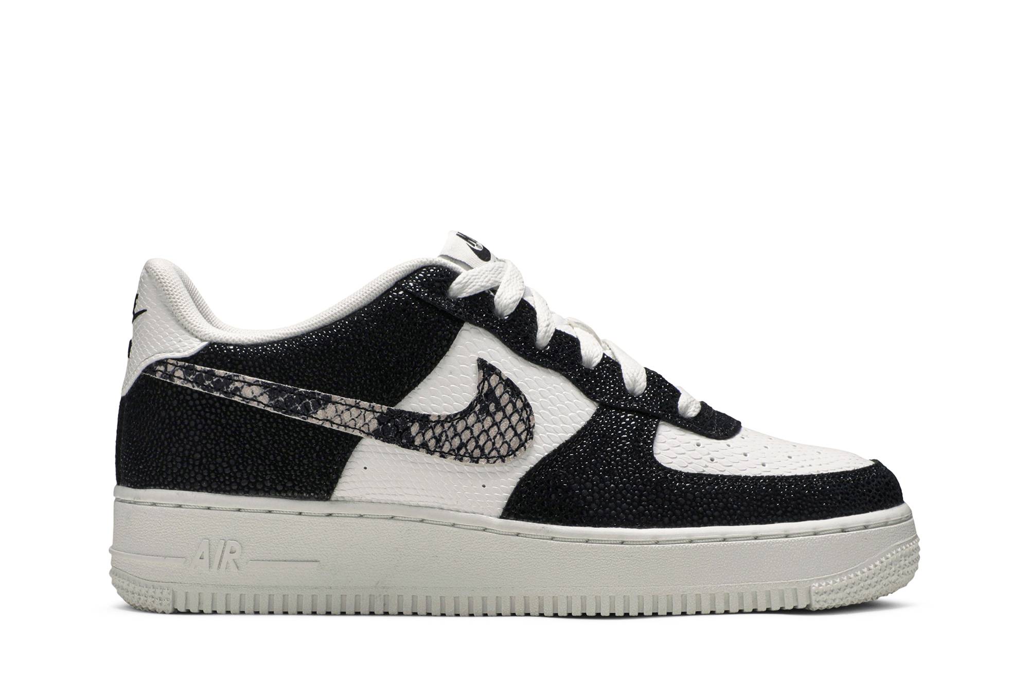 Buy Nike Air Force 1 低筒板鞋 女款 黑白
