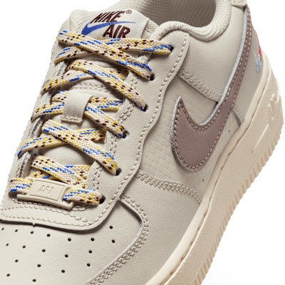 (JR) Nike Air Force 1 LV8 1 淡木棕/勃艮第酒紅/彗星藍/麥芽棕 HQ1907-100 Sizing (JR) Nike Air Force 1 LV8 1 淡木棕/勃艮第酒紅/彗星藍/麥芽棕 HQ1907-100