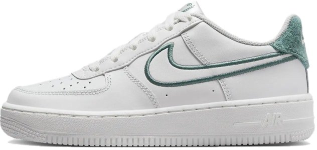 耐吉空军一号低帮 "度假与运动" 防滑低帮板鞋 GS 白绿色 Buy 耐吉空军一号低帮 "度假与运动" 防滑低帮板鞋 GS 白绿色