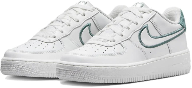 耐吉空军一号低帮 "度假与运动" 防滑低帮板鞋 GS 白绿色 Lookbook 耐吉空军一号低帮 "度假与运动" 防滑低帮板鞋 GS 白绿色