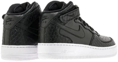(JR) Nike Air Force 1 Mid LV8 'Ular Hitam' 820342-001 Lookbook (JR) Nike Air Force 1 Mid LV8 'Ular Hitam' 820342-001