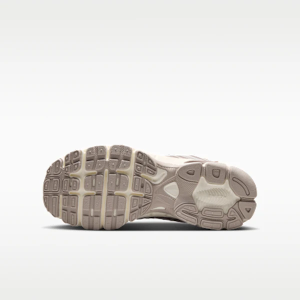 Nike Air Max Moto 2K Crème II/Uitverkoop/Faux Bruin IQ9430-200 Lookbook Nike Air Max Moto 2K Crème II/Uitverkoop/Faux Bruin IQ9430-200