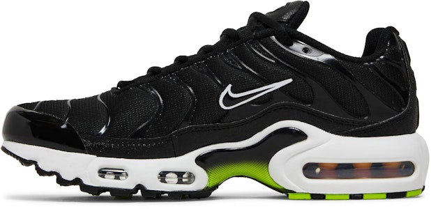 Nike Air Max Plus 1 "Just Do It" 低帮 跑步鞋 GS 黑綠 Lookbook Nike Air Max Plus 1 "Just Do It" 低帮 跑步鞋 GS 黑綠