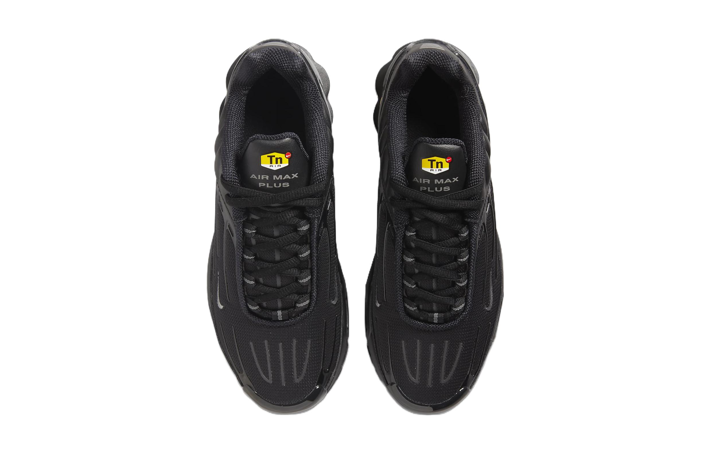 Shop 大童 Nike Air Max Plus 3 減震防踢 兒童休閒鞋 黑色