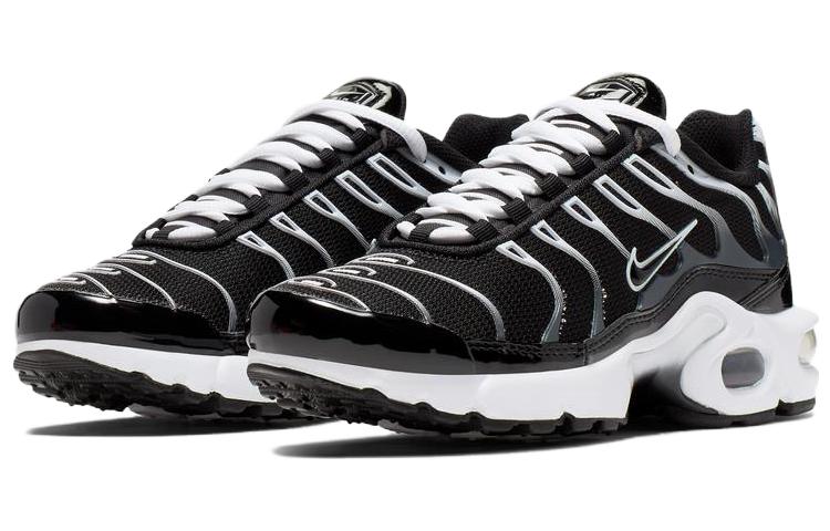 Lookbook (JR) 나이키 에어맥스 플러스 '블랙 화이트' AR1852-006