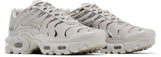 (JR) Nike Air Max Plus 'Light Iron Ore Chrome' - Gris Claro y Cromo FZ0977-001 Cheap (JR) Nike Air Max Plus 'Light Iron Ore Chrome' - Gris Claro y Cromo FZ0977-001