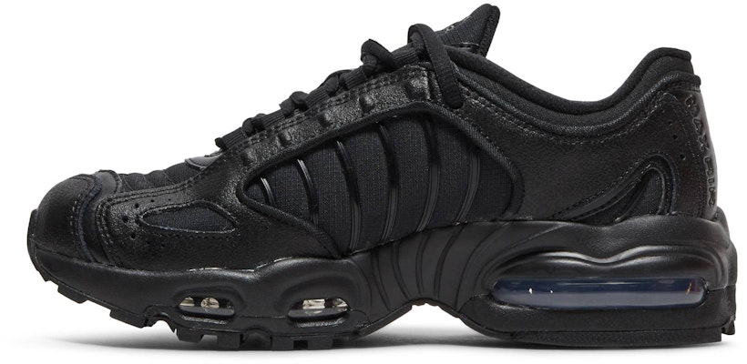 (JR) Nike Air Max Tailwind 4 'Triple Black' Hitam Serba Hitam BQ9810-004 Lookbook (JR) Nike Air Max Tailwind 4 'Triple Black' Hitam Serba Hitam BQ9810-004
