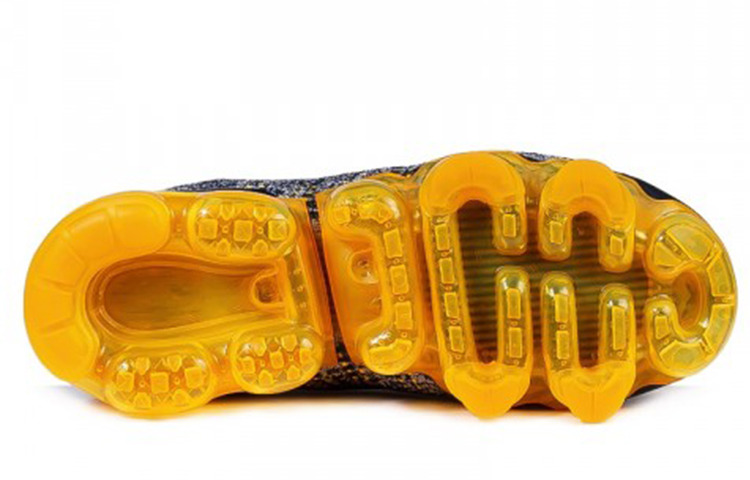 Shop 耐吉 Air Vapormax Flyknit 3 (GS) 灰橙