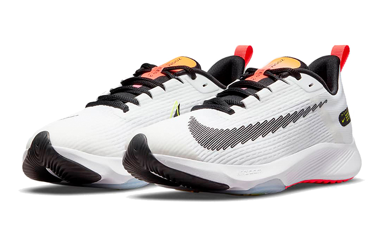 Lookbook Nike Zoom Speed 2 低筒 跑步鞋 GS 白黑粉