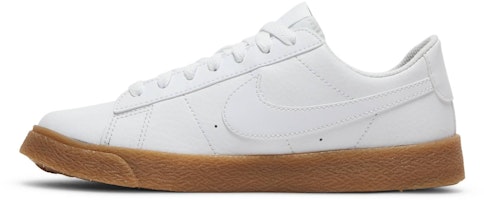 (JR) Nike Blazer Low 'Putih Gum' DH1060-100 Lookbook (JR) Nike Blazer Low 'Putih Gum' DH1060-100