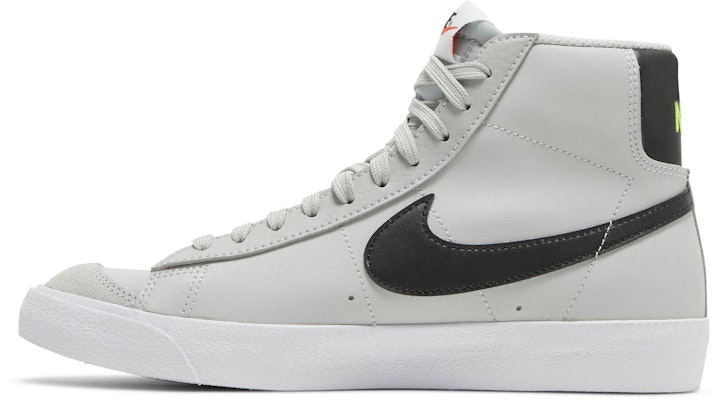(JR) Nike Blazer Mid '77 GS 'Grey Fog' Gris Niebla DA4086-006 Lookbook (JR) Nike Blazer Mid '77 GS 'Grey Fog' Gris Niebla DA4086-006