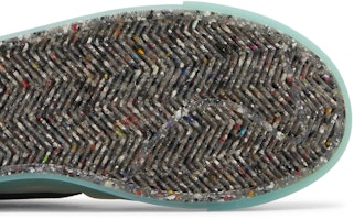 (JR) Nike Blazer Mid '77 GS 'Move To Zero - Cream' Sneakers Remaja Krim DO2699-200 Purchase (JR) Nike Blazer Mid '77 GS 'Move To Zero - Cream' Sneakers Remaja Krim DO2699-200