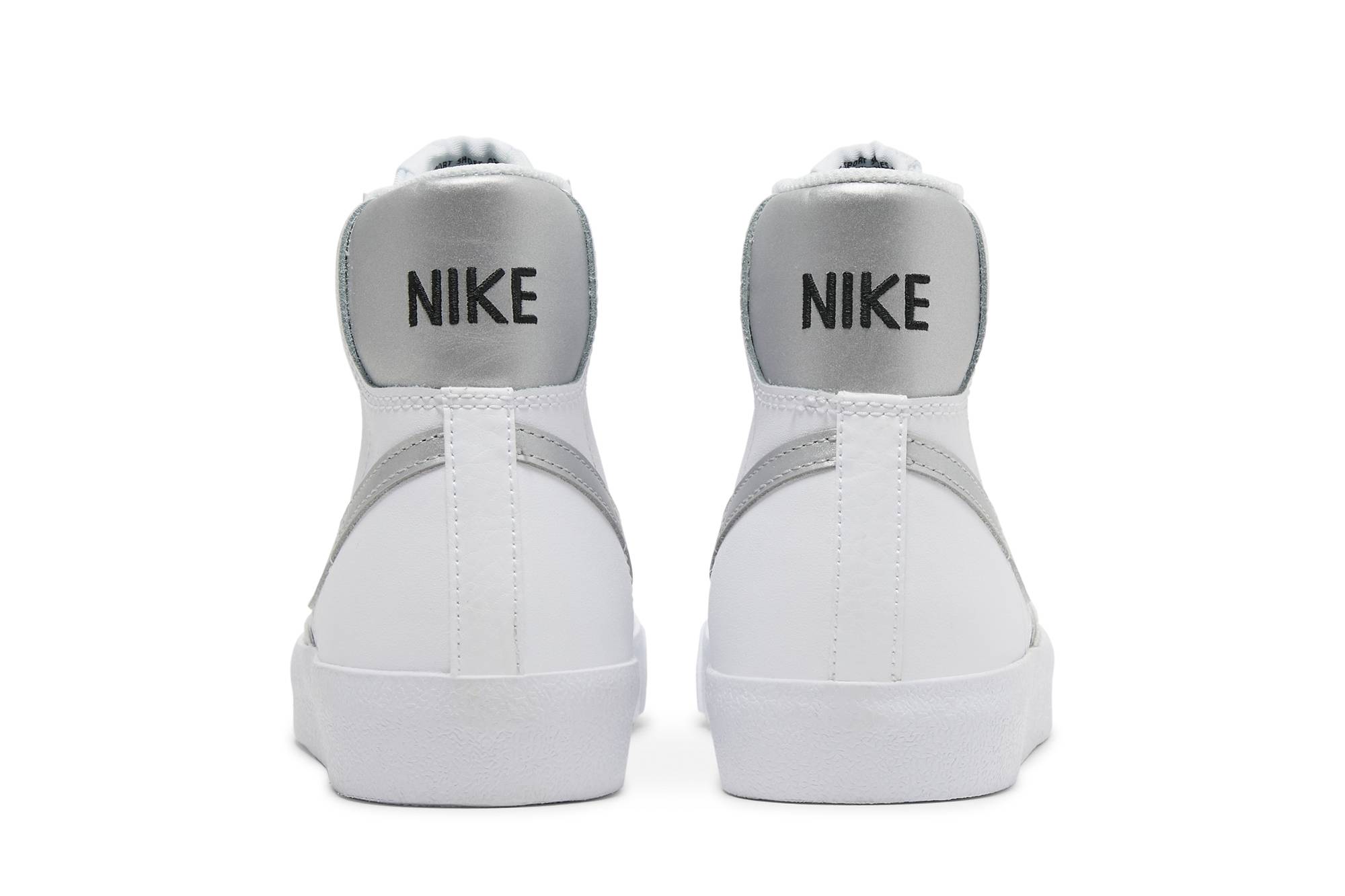 Details for (JR) 나이키 블레이저 미드 '77 (GS) 화이트/메탈릭 실버 DA4086-101