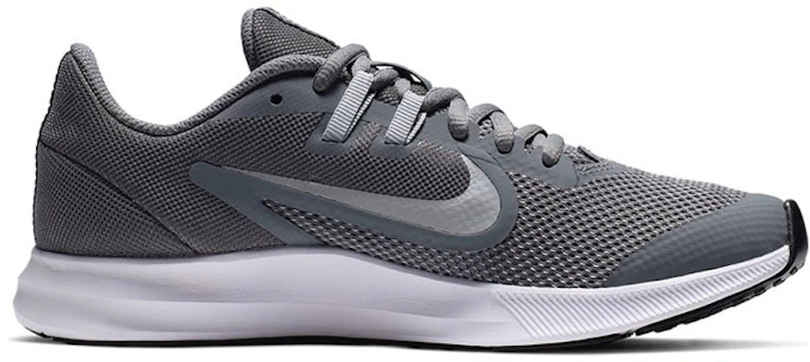(JR) Nike Downshifter 9 Traspirante Grigio/Bianco AR4135-004 Order (JR) Nike Downshifter 9 Traspirante Grigio/Bianco AR4135-004