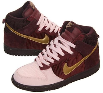 (JR) Nike Dunk High 'Burgundy Gelap' 316604-671 Lookbook (JR) Nike Dunk High 'Burgundy Gelap' 316604-671