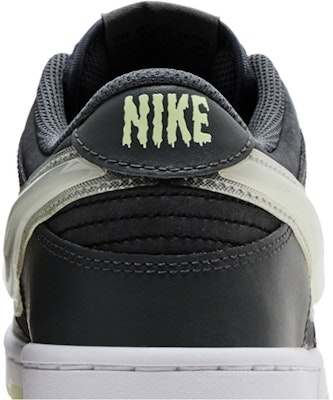 (JR) Nike Dunk Low 'Halloween - Bersinar Dalam Gelap' HQ3569-068 Sizing (JR) Nike Dunk Low 'Halloween - Bersinar Dalam Gelap' HQ3569-068