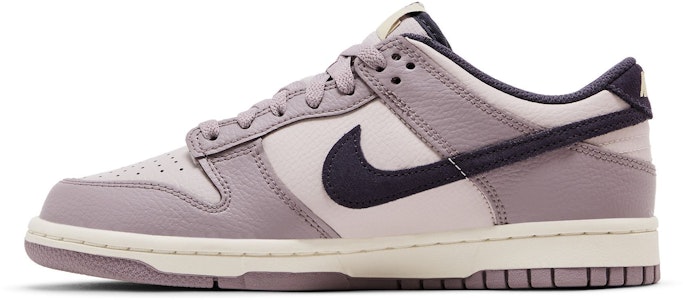 (JR) Nike Dunk Low 'Violeta Claro Ore' HQ3573-202 Lookbook (JR) Nike Dunk Low 'Violeta Claro Ore' HQ3573-202