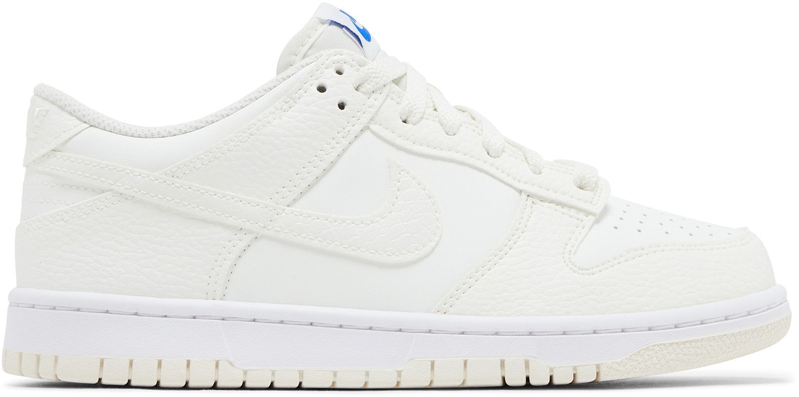 youth-nike-dunk-low-se-sail-croc-fv-7472-100