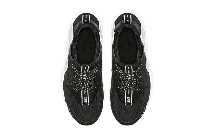 Shop Nike Huarache SE 耐吉華萊士復古低筒跑步鞋GS黑白