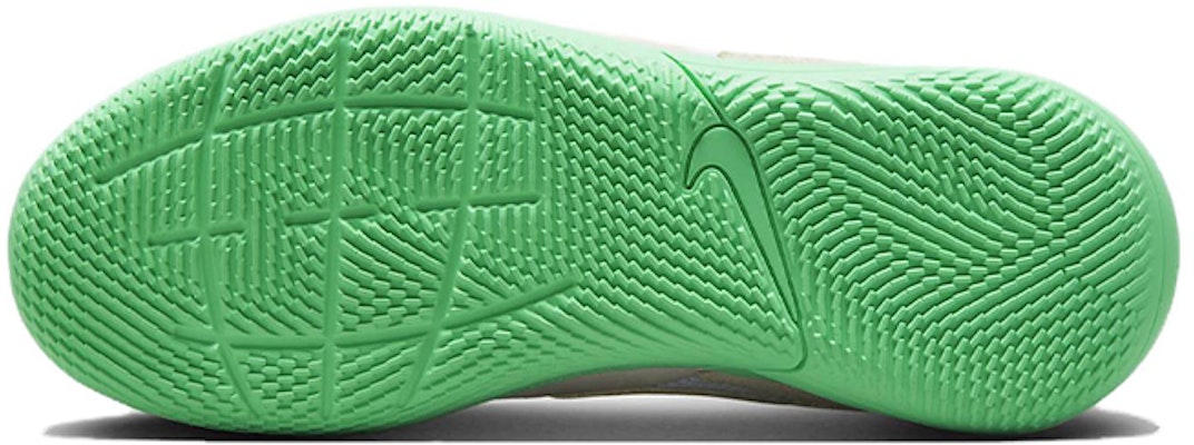 (JR) Sepatu Bola Nike Jr. Streetgato Low-Top 'Summit White Green Glow' DH7723-102 Details for (JR) Sepatu Bola Nike Jr. Streetgato Low-Top 'Summit White Green Glow' DH7723-102