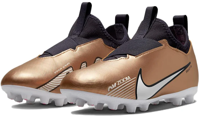 (JR) Nike Jr. Zoom Mercurial Vapor 15 Academy HG ''Metallic Gold Weiß'' DR6045-810 Lookbook (JR) Nike Jr. Zoom Mercurial Vapor 15 Academy HG ''Metallic Gold Weiß'' DR6045-810