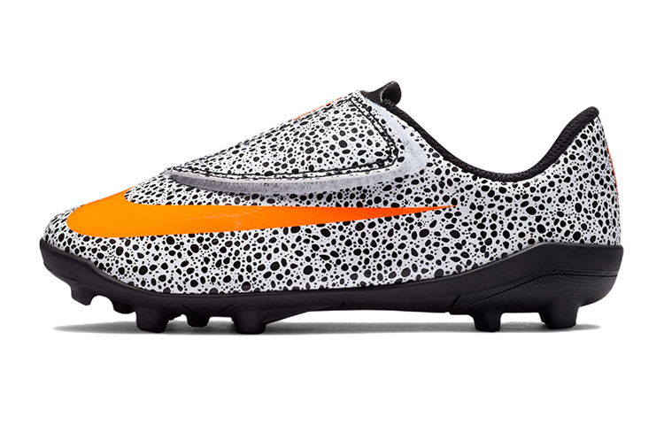 CR7 × ナイキ マーキュリアル ヴェイパー 13 エリート FG “サファリ