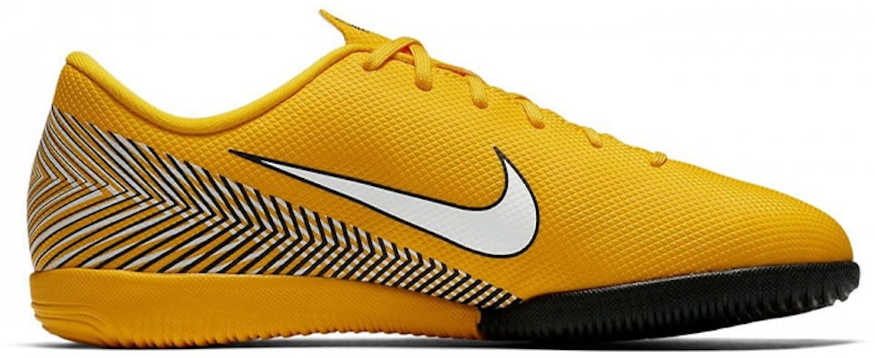 (JR) Nike JR Vaporx 12 Academy NJR IC Neymar Sepatu Futsal Warna Kuning Putih AO9474-710 Order (JR) Nike JR Vaporx 12 Academy NJR IC Neymar Sepatu Futsal Warna Kuning Putih AO9474-710