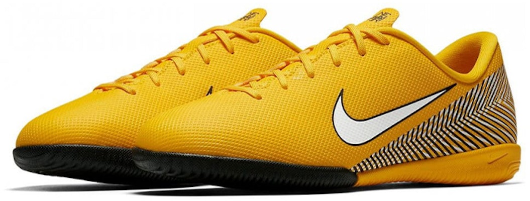 (JR) Nike JR Vaporx 12 Academy NJR IC Neymar Sepatu Futsal Warna Kuning Putih AO9474-710 Lookbook (JR) Nike JR Vaporx 12 Academy NJR IC Neymar Sepatu Futsal Warna Kuning Putih AO9474-710